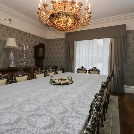 Beechgrove Manor