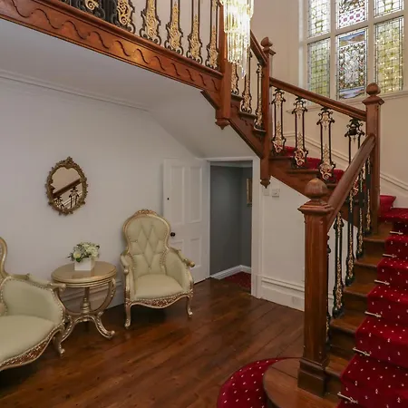 Beechgrove Manor