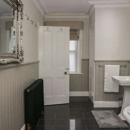 Beechgrove Manor Holiday home