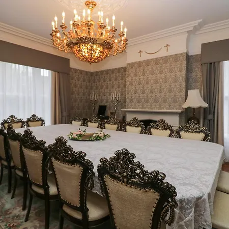 Beechgrove Manor
